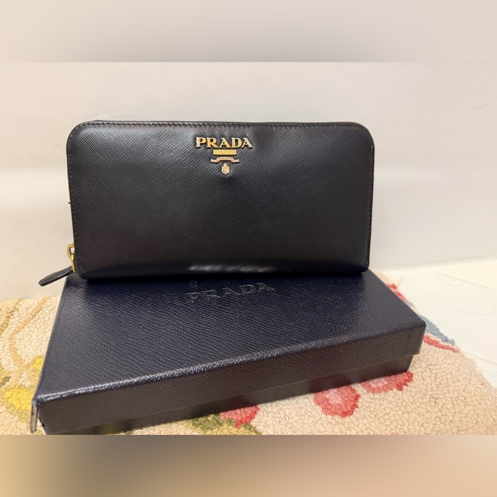 PRADA Unisex Quiet Luxury Everyday Large Black Saffiano Zip-Around Wallet